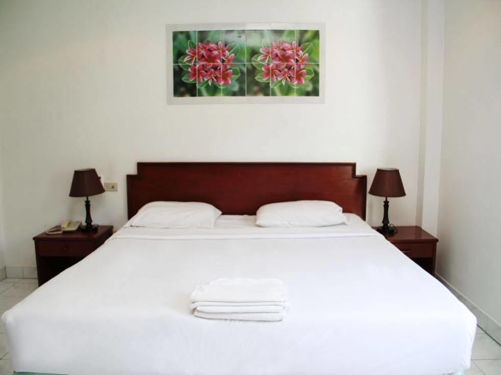 Welcome Inn Hotel @ Karon Beach. Single Room From Only 500 Baht Phuket Bagian luar foto