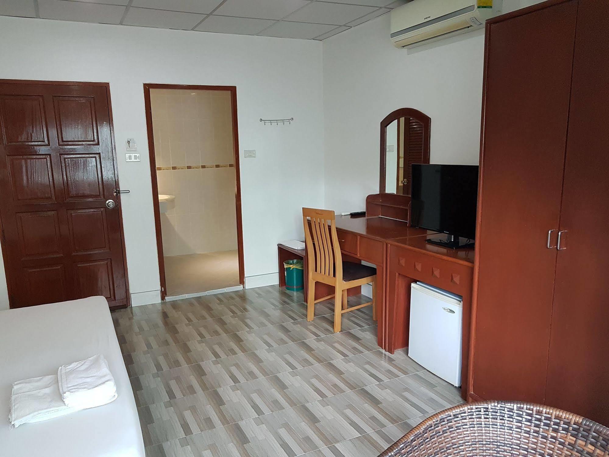 Welcome Inn Hotel @ Karon Beach. Single Room From Only 500 Baht Phuket Bagian luar foto