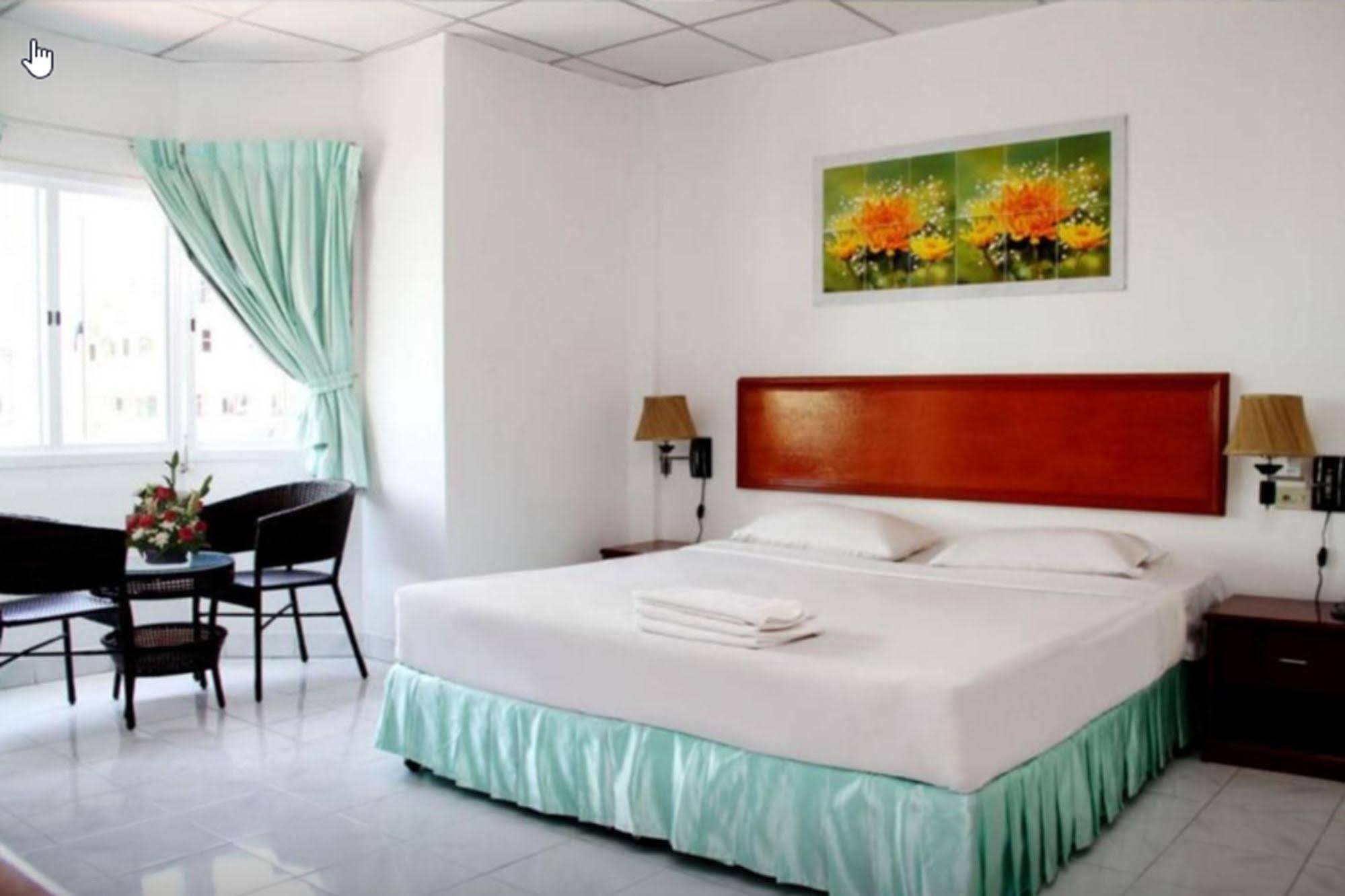 Welcome Inn Hotel @ Karon Beach. Single Room From Only 500 Baht Phuket Bagian luar foto