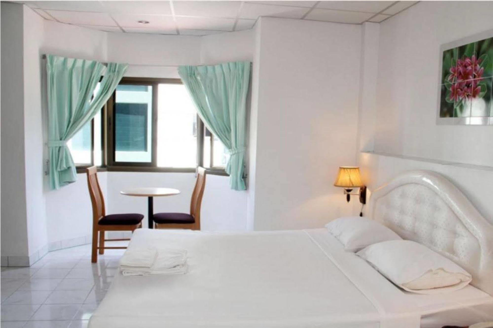 Welcome Inn Hotel @ Karon Beach. Single Room From Only 500 Baht Phuket Bagian luar foto
